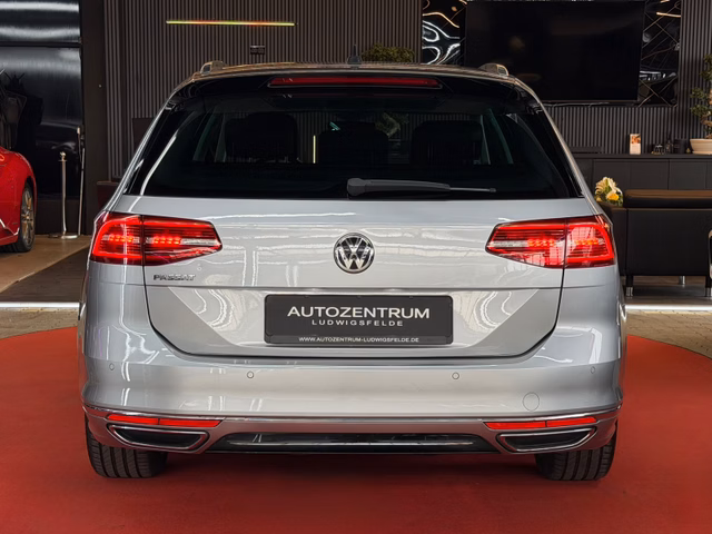 Volkswagen R-LINE/Highline/D-LED/ACC/NAVI/KAM/SHZ/LRH - foto 5