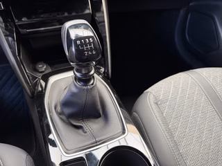 Peugeot 208 Allure  LED ACC CarPlay Kamera Virtual - bilder 9