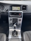 Daumennagel 24 - Volvo V60 Autom.D4 140KW Linje Business LEDER-NAVI-AHK-LED-CAM