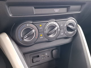 Mazda 2 Center-Line 1.5 KLIMA / LED / DAB+ / NAVI / TEMPOMAT - bilder 9