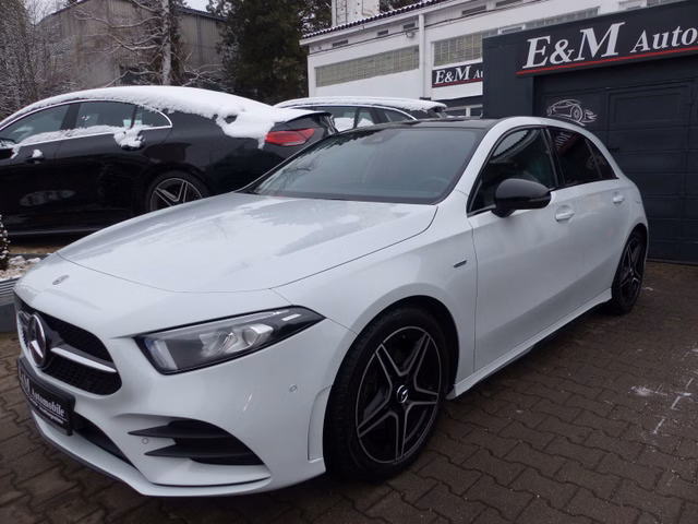 Mercedes-Benz A 200 Edition 2020*NIGHT PACKET*AMG-LINE*PANO* - photo 1