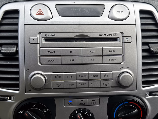 Hyundai i20 Classic NEU TÜV/SHZ/GARANTIE - foto 9