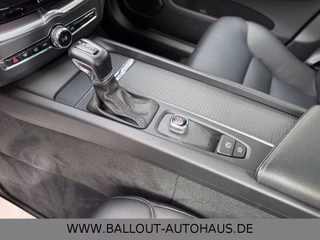 Volvo XC 60 Momentum AWD*1.HAND*PANO*SPUR*AHK*KAMERA* - bilder 2