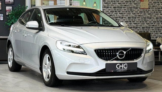 Volvo V40 Kinetic NAVI|KEYLESS|PDC|MFL|TEMPOMAT Gebrauchtwagen Kaufen | EZ 10/2018 | Preis 17.990 €