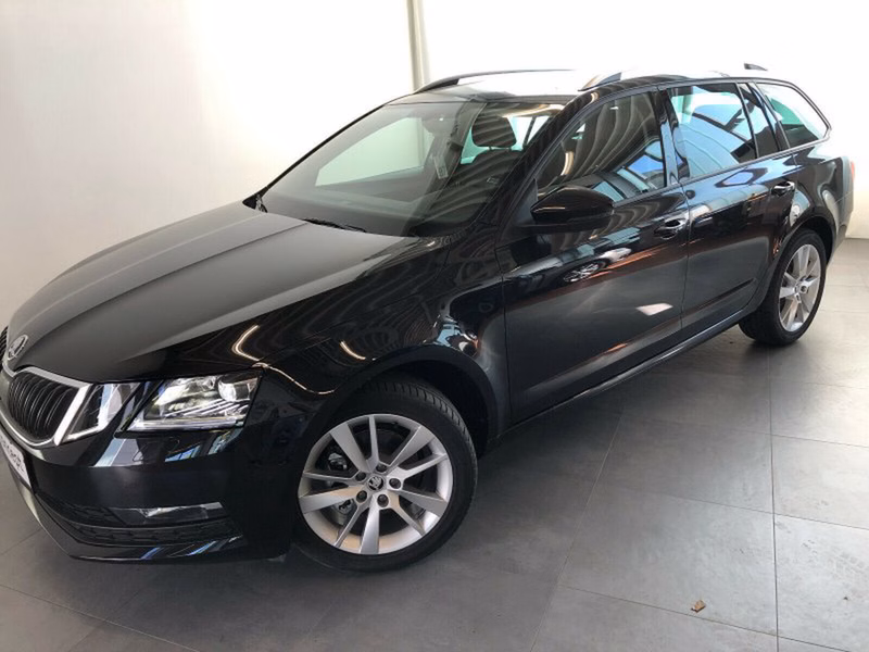Skoda Octavia Combi 1.5 TSI DSG DAB PDC SITZH 17" AHK