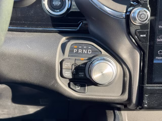 Dodge RAM 1500 Laramie Night AHK , Beifahrerdisplay - bilder 36