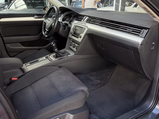 Volkswagen Passat Variant BlueMotion LED / PDC / ACC - foto 24