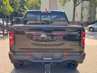 Dodge RAM 1500 Laramie Night AHK , Beifahrerdisplay, Pano - bilder 8