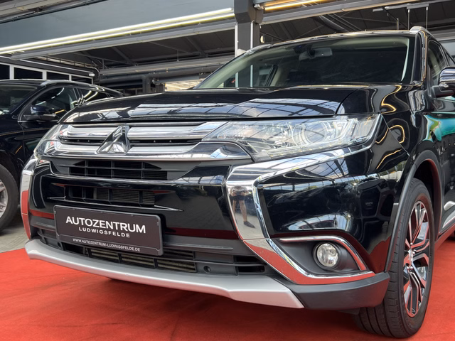 Mitsubishi Outlander Plus 2,2DI-D LED/TEMP/KAM/SHZ/ - foto 8