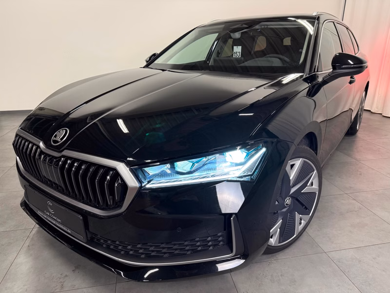 Skoda Superb Combi 2.0 TDI 4x4 AHK PANO 19" MASSAGE