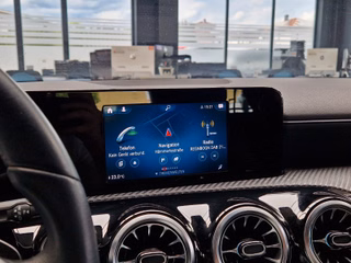 Mercedes-Benz A 180d Limousine Style*8G-DCT*KEYLESS*CARPLAY* - bilder 9