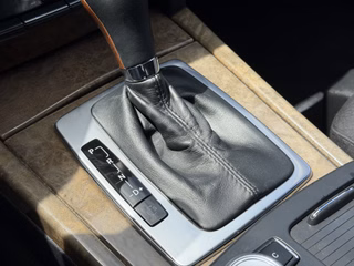 Mercedes-Benz E 200 CGI BlueEfficiency Automatik Navi - bilder 28