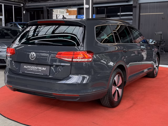 Volkswagen Passat Variant BlueMotion LED / PDC / ACC - foto 4
