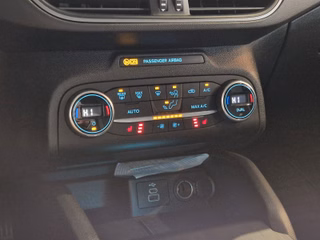 Ford Focus Turnier Cool&Connect 1,5EcoBlue TDCi*AHK - bilder 12