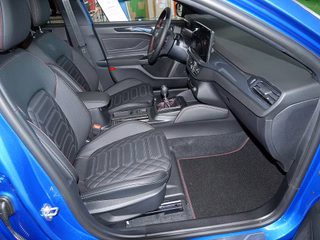Ford Focus Turnier ST-Line X 1.0 EcoBoost Hybrid - foto 2