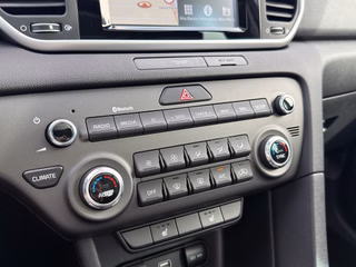 Kia Sportage 1.6 T-GDI Vision 2WD KLIMA / TEILLEDER / PANORAMA / NAVI - bilder 9