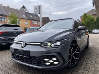 Volkswagen Golf VIII GTD,4 J. Garantie,AHK,PANO,KAM,IQ-Light