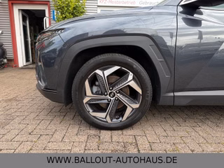 Hyundai TUCSON Hybrid 4W*2.HAND*NAVI*PANO*AHK*SPUR*ACC* - bilder 19