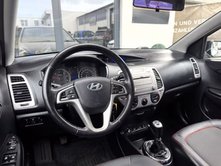 Hyundai i20 Classic NEU TÜV/SHZ/GARANTIE - foto 1