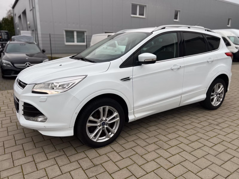 Ford Kuga Individual Titanium Plus/Xenon/PDC/LKW