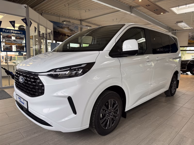 Ford Tourneo Custom L1 Titanium ACC + AHK + Leder