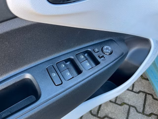 Hyundai i10 1.2 Prime SmartKey Navi Kamera Sitzheizung - bilder 17