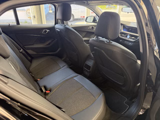 BMW 118 i Sport Line Autom., LED Navi PDC Tempomat - bilder 1