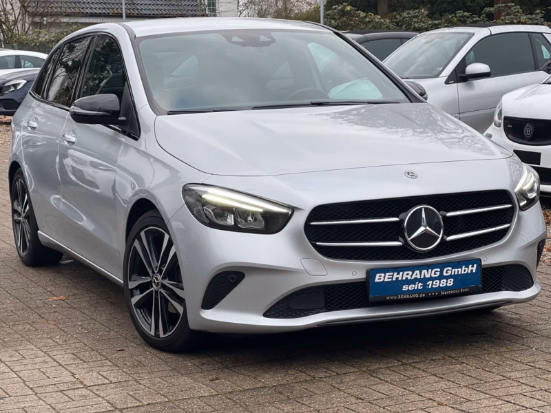 Mercedes-Benz B180d*KAMERA*LED*NAVI*AMBIENTE*AUTOMATIK*NIGHT*