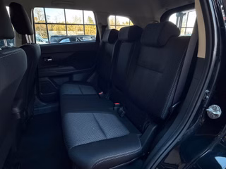 Mitsubishi Outlander Plus 2,2DI-D LED/TEMP/KAM/SHZ/ - foto 21