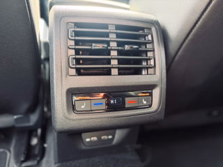 Volkswagen Golf VIII Lim. GTD+HUD+4xSHZ+AHK+H&K+ACC+19"+LED - foto 10