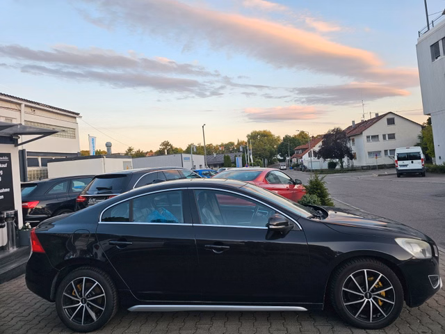 Volvo S60 Lim. Summum*NAVI*LEDER*KAMERA*ACC*PDC*SHZ*XE - bilder 9