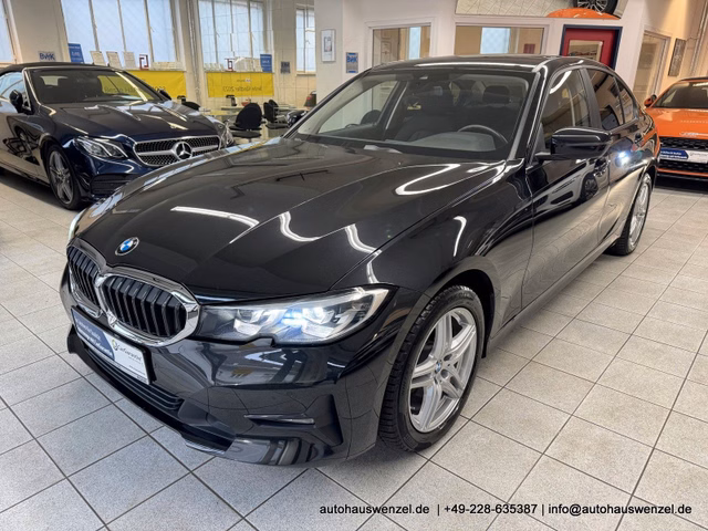 BMW 318 d Lim. 6-Gang STANDHEIZUNG LIVE-COCKPIT KAM Gebrauchtwagen Kaufen | EZ 11/2020