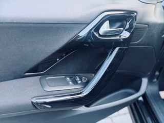 Peugeot 208 Style 1.6 Blue-HDi +Panorama+SHZ+Tempomat+ - bilder 2