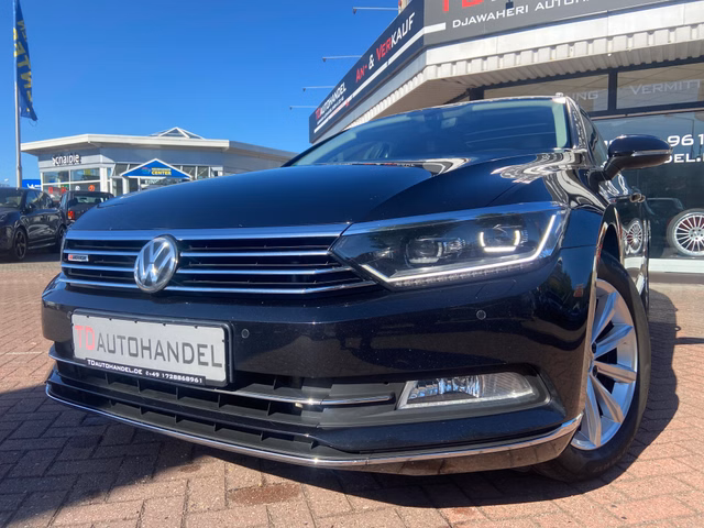 Volkswagen Passat Variant Highline BMT/Start-Stopp 4Motion AHK distronic+ Standheizung Massage Kamera Used vehicle for sale | First registration 03/2015 | Price 18.900 €