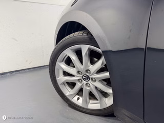Mazda 3 Sports-Line *Navi*Bi-Xenon*Bose*HuD* - foto 30