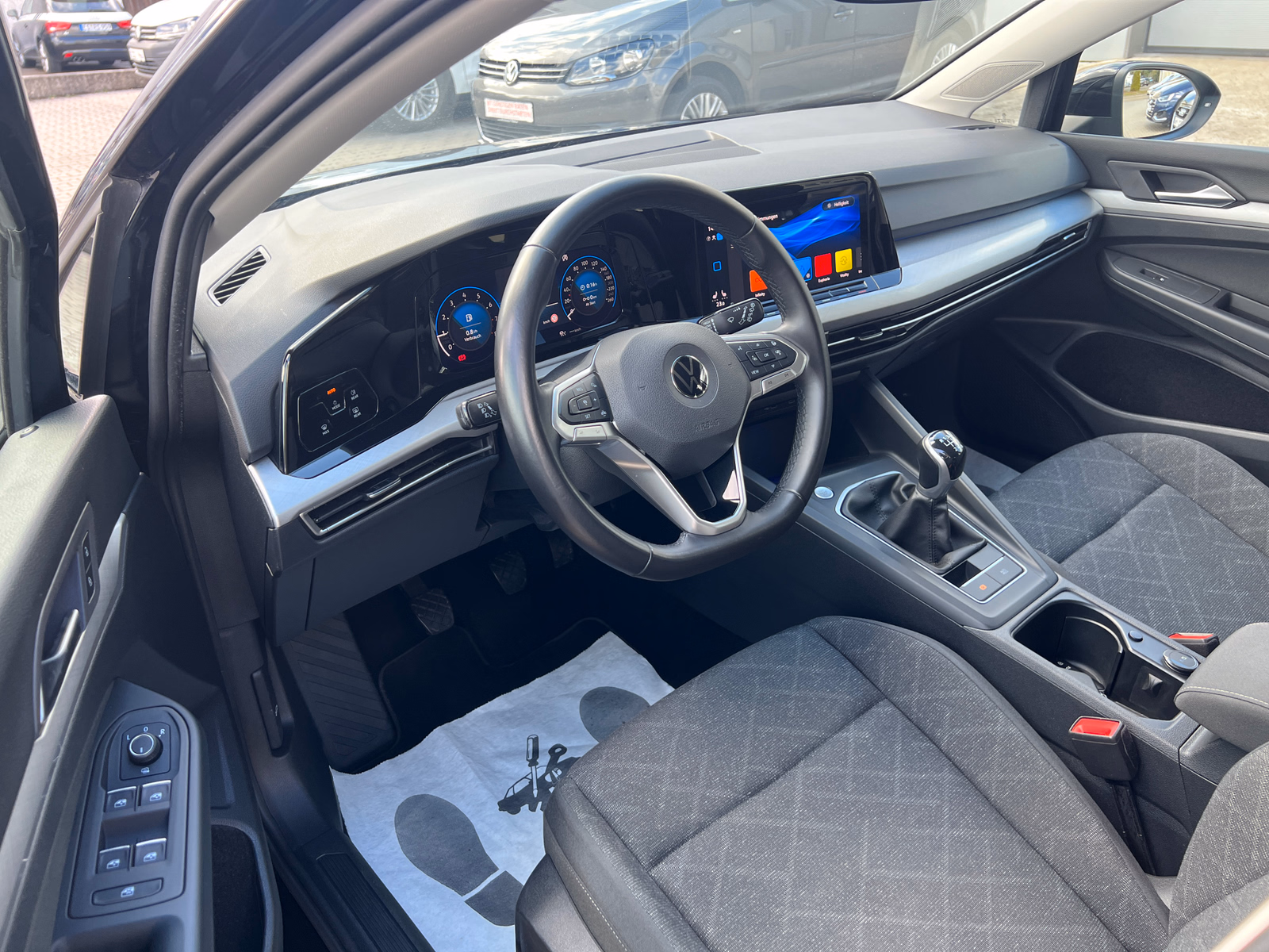 Volkswagen Golf VIII 1.5 TSI LIFE NEUE ALLW.REIFEN/ACT/LED/AIR CARE/SHZ/PDC/ACC