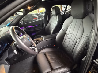 BMW i5 40 eDrive M Sport Panoramadach, 360°, Driving & Park Assistant - foto 10