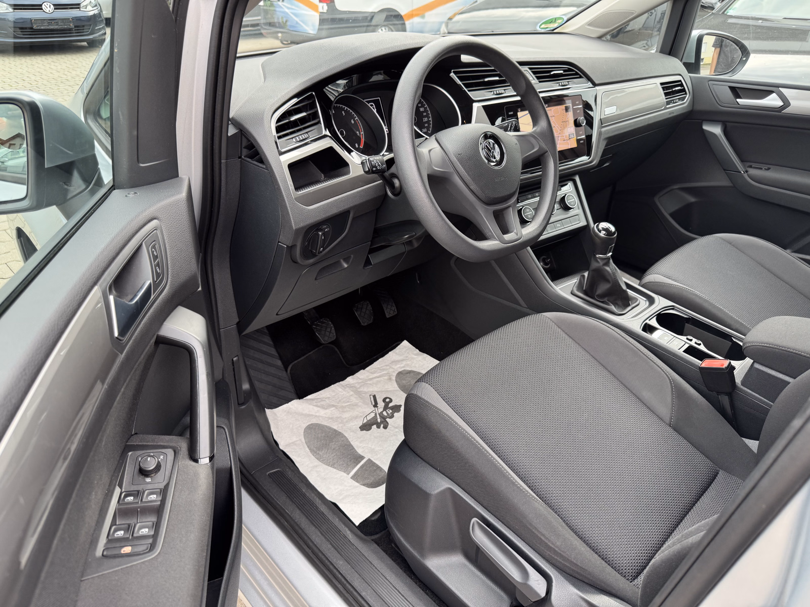 Volkswagen Touran 1.2 TSI BlueMotion Technology 7 Sitze/Navi/3-Zonen-Klima/PDC/AHK