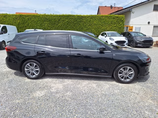 Ford Focus Turnier 1.5 EcoB. Tit. Aut. Matrix-LED Pano ACC B&O AHK Titanium - foto 1