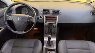 Volvo V50 Kombi D5 AUTOMATIK SHZ A/C - photo 8