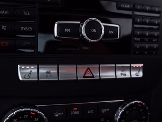 Mercedes-Benz C 63 AMG BI-XENON COMAND H-K PANO SHZ - bilder 1