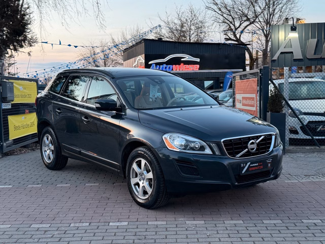 Volvo XC 60 XC60 Momentum 2WD*Leder*Xenon*Navi*SHZ - foto 1