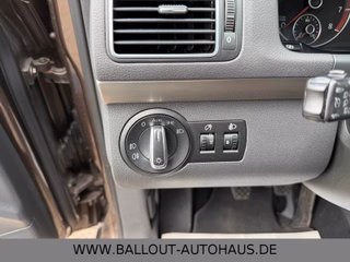 Volkswagen Touran Highline*2.HAND*KLIMA*NAVI*TEMPO*AHK*SHZ* - bilder 10