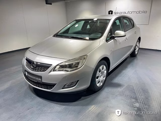 Opel Astra J 1.6 5-trg. Edition - foto 1