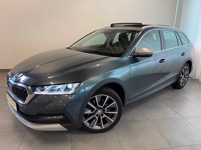 Skoda Octavia Combi Scout 4x4 PANO AHK HEAD UP KAMERA