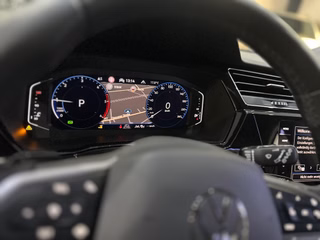 Volkswagen Touran 2.0TDI DSG 7SITZE STANDHZ SOUNDSYS CARPL. - bilder 16