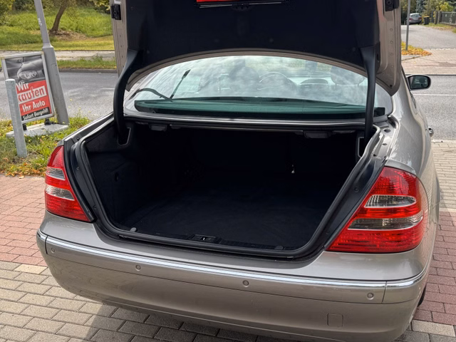 Mercedes-Benz E240 Lim*Elegance*Aut*Klima*Temp*SHZ*TÜV NEU - bilder 6