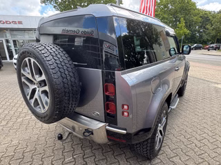 Land Rover Defender 90 D200 3.0 Mild-Hybrid SE - foto 5