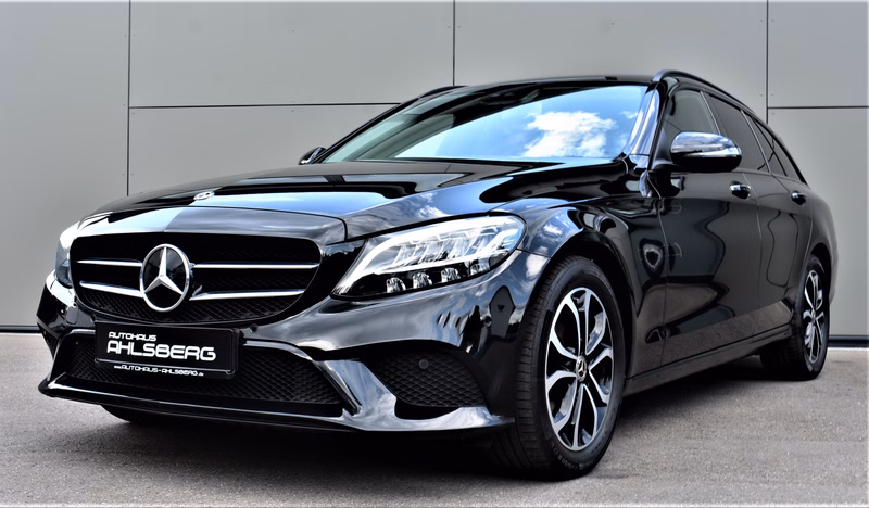 Mercedes-Benz C 220 d T Avantgarde 9G-TRONIC/AHK/LED/Kamera NAVI / LEDER / PDC