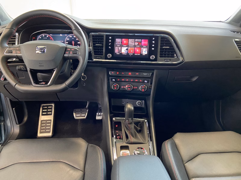Seat Ateca FR 4Drive 2.0 TSI PANO AHK LEDER